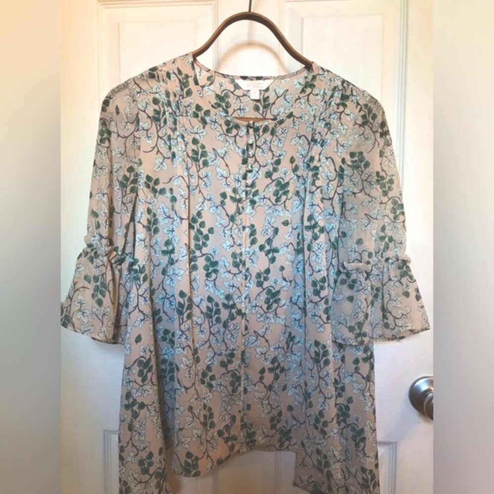 LC Lauren Conrad Floral Blouse in Great Condition for Brunch or Officewear